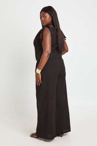Ensemble Coordonné Grande Taille Haut Col Bateau À Épaules Nouées Et Pantalon | Taille 48 - boohoo - Modalova