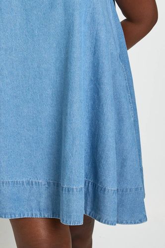 Robe Trapèze Dos Nageur En Chambray Grande Taille | Taille 48 - boohoo - Modalova