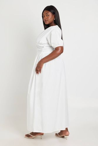 Robe Maxi Grande Taille En Popeline Avec Détail Taille Froncée | Taille 48 - boohoo - Modalova