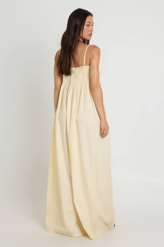 Robe Longue Smockée À Détails Froncés Pour Grandes Tailles | Taille 44 - boohoo - Modalova