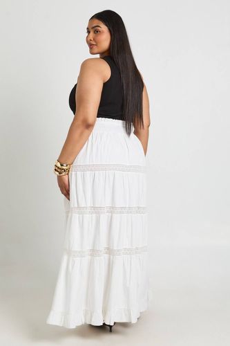 Jupe Longue Évasée En Popeline Grande Taille Avec Détails En Dentelle | Taille 44 - boohoo - Modalova