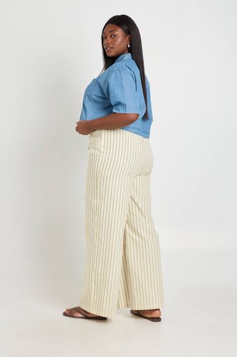 Pantalon Large À Rayures En Popeline Avec Cordon De Serrage Grande Taille | Taille 48 - boohoo - Modalova