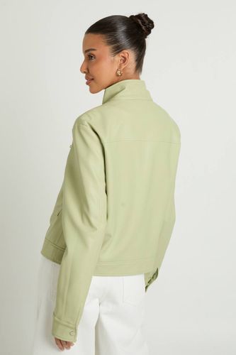 Veste En Synthétiquecuir Avec Col Boutonné Et Poches Zippées | Taille 44 - boohoo - Modalova