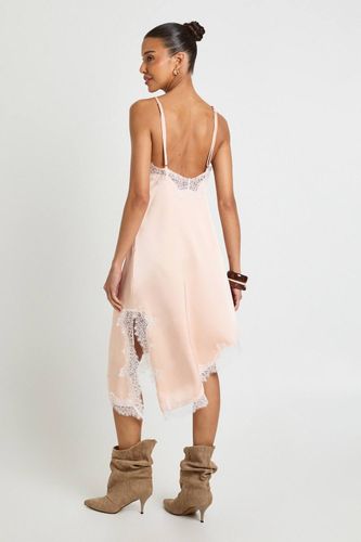Robe Midi En Satin À Ourlet Asymétrique Avec Dentelle Contrastante | Taille 44 - boohoo - Modalova