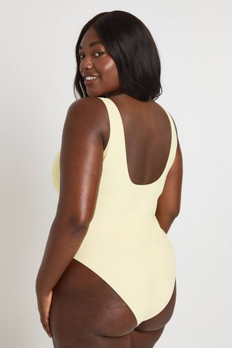 Maillot De Bain Grande Taille À Encolure Arrondie Essentials | Taille 46 - boohoo - Modalova