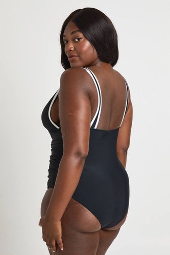 Maillot De Bain Grande Taille Plongeant Gainant | Taille 56 - boohoo - Modalova