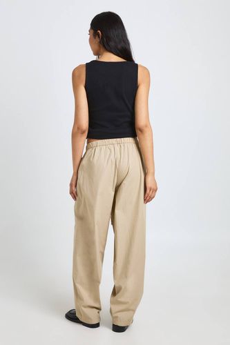 Pantalon Ample En Popeline Avec Cordon De Serrage Et Jambe Tonneau Pour Grande Taille | Taille 44 - boohoo - Modalova