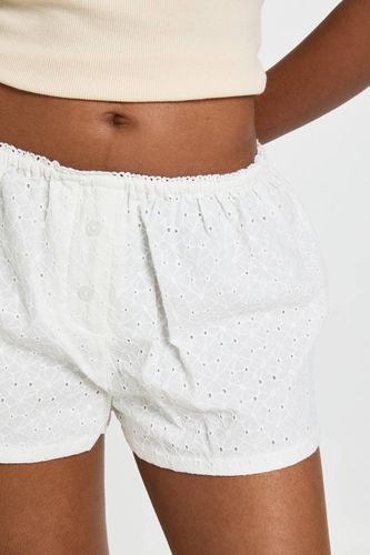 Short Taille Basse Broderie Anglaise | Taille 42 - boohoo - Modalova