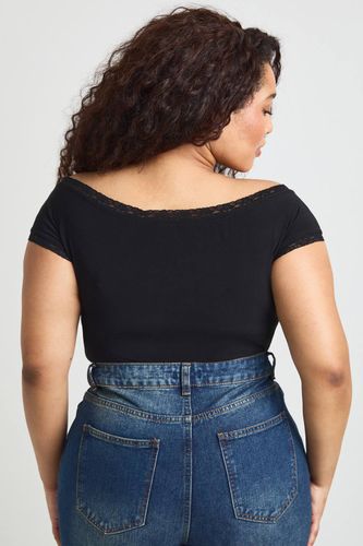 Body Grande Taille à Épaules Dénudées avec Finition Dentelle | Taille 46 - boohoo - Modalova