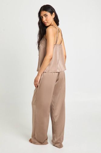 Ensemble Pyjama Tall Débardeur Satiné & Pantalon Large | Taille 44 - boohoo - Modalova