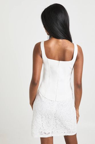 Robe Mini à Corset Lacé avec Bretelles | Taille 44 - boohoo - Modalova