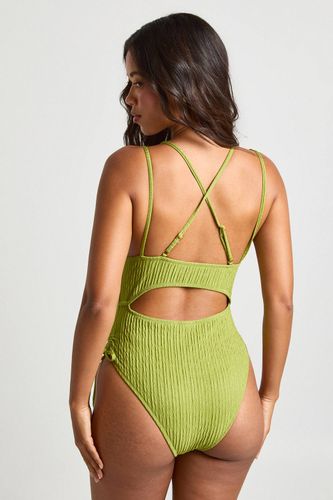 Maillot De Bain Texturé À Découpe Dorsale | Taille 40 - boohoo - Modalova
