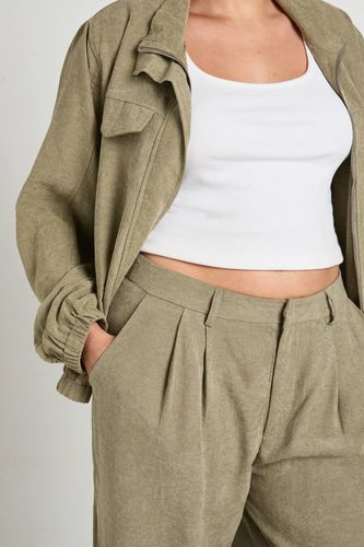 Pantalon Large Plissé Grande Taille En Crêpe Pêche | Taille 48 - boohoo - Modalova