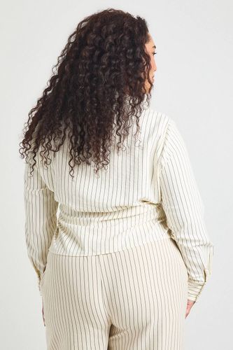 Chemise Cache-cœur À Rayures Pêche Grande Taille | Taille 48 - boohoo - Modalova