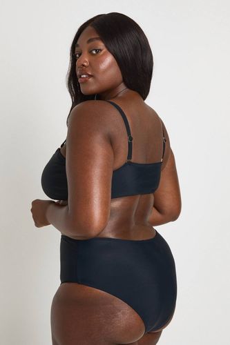 Haut De Bikini Bandeau Et Bas De Bikini Grande Taille Avec Finitions Dorées | Taille 56 - boohoo - Modalova