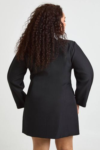 Robe Mini Grande Taille à Manches Ballon avec Détails de Coutures | Taille 48 - boohoo - Modalova