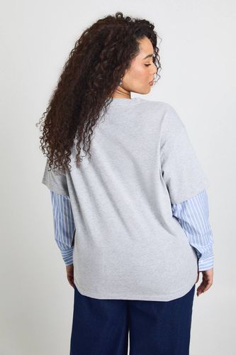 Chemise Rayée et T-shirt Oversize 2 en 1 Grande Taille | Taille 48 - boohoo - Modalova