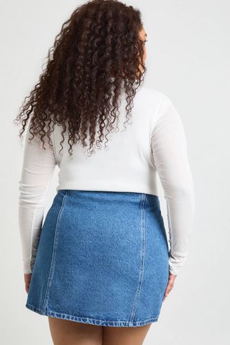 Jupe En Jean Grande Taille Avec Détails De Coutures | Taille 48 - boohoo - Modalova
