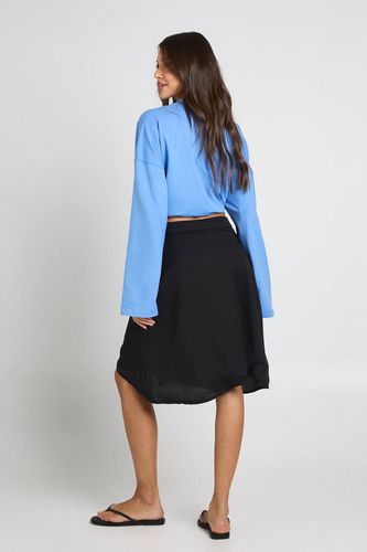 Jupe Midi Longueur Asymétrique En Mousseline Gaufrée | Taille 42 - boohoo - Modalova