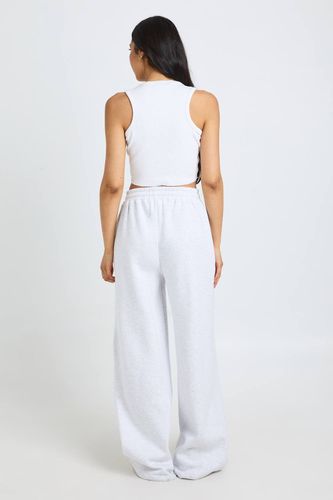 Jogging Droit Taille Haute Avec Détails De Plis Piqués | Taille XL - boohoo - Modalova