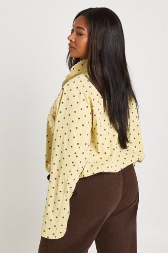 Veste Grande Taille Col Montant Sergé à Pois avec Fermeture Éclair | Taille 48 - boohoo - Modalova