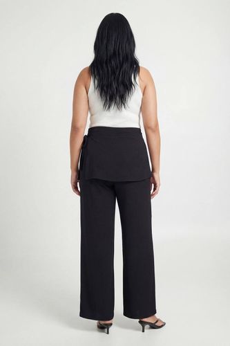 Pantalon Jupe Portefeuille Grande Taille | Taille 48 - boohoo - Modalova