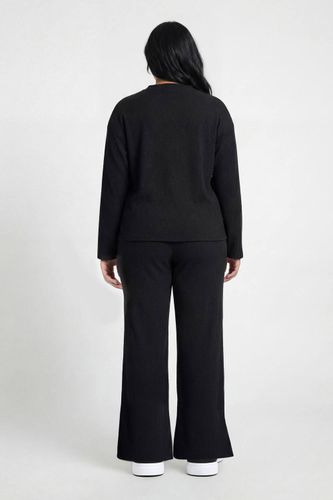 Ensemble Coordonné Grande Taille Haut Col Montant Ample Et Pantalon Côtelé Brossé | Taille 48 - boohoo - Modalova