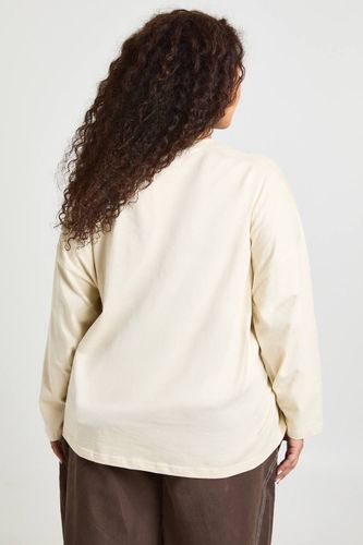 T-shirt Grande Taille À Manches Longues Basique Plus | Taille 48 - boohoo - Modalova