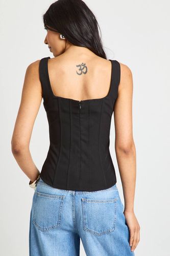 Haut Corset Structuré En Crêpe Pour Grandes Tailles | Taille 46 - boohoo - Modalova
