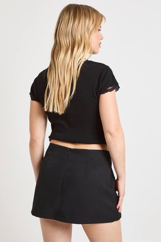 Jupe-short Petite Avec Bordure Dorée | Taille 44 - boohoo - Modalova