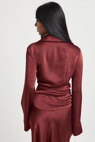 Chemise Cache-cœur À Détails De Finitions En Satin Texturé | Taille 44 - boohoo - Modalova