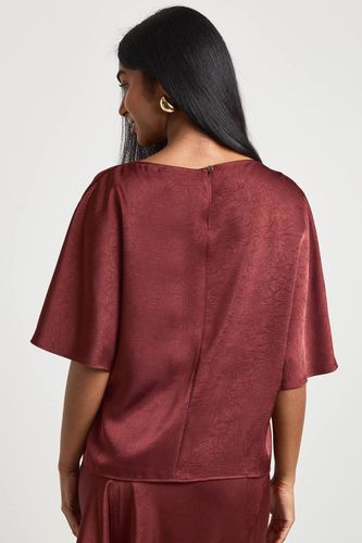 Chemisier Satiné Texturé À Manches Chauve-souris | Taille 42 - boohoo - Modalova