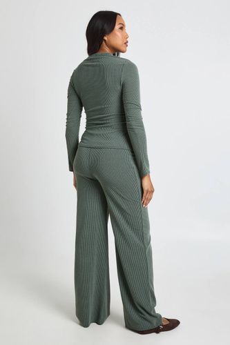Ensemble De Maternité Haut Côtelé Bicolore À Manches Longues Et Pantalon Évasé | Taille 44 - boohoo - Modalova