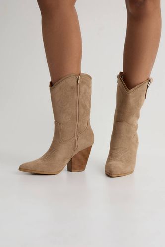Bottes De Cowboy Western Mi-mollet En Synthétique Brodée | Taille 41 - boohoo - Modalova