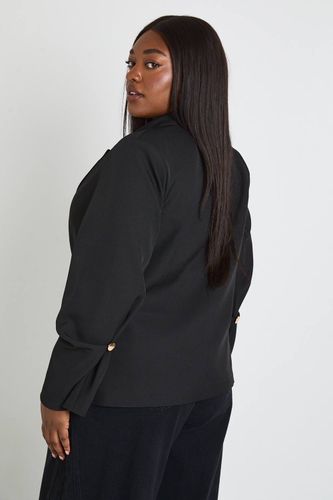 Blazer Grande Taille À Manches Volumineuses Avec Finitions Dorées | Taille 48 - boohoo - Modalova