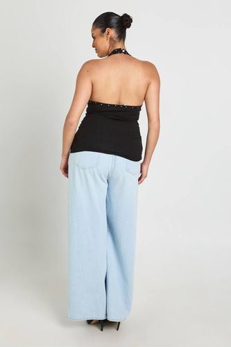 Haut Grande Taille Col Bénitier Dos Nu Avec Détails Cloutés | Taille 46 - boohoo - Modalova