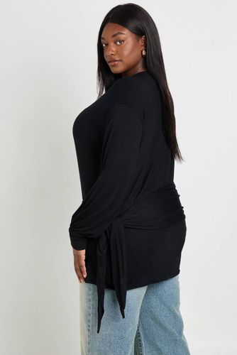 Haut Grande Taille À Manches Longues Effet Cache-cœur Ample | Taille 48 - boohoo - Modalova