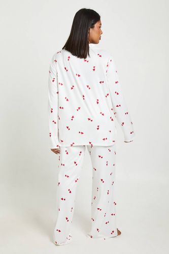 Ensemble Pyjama Grande Taille Imprimé Cœurs Saint-Valentin Haut Manches Longues & Pantalon | Taille 48 - boohoo - Modalova