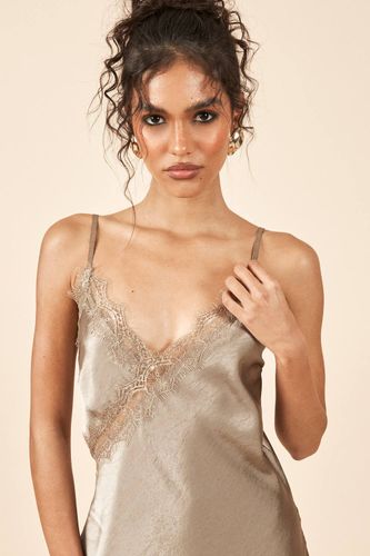 Robe Nuisette Asymétrique En Satin Et Dentelle | Taille 44 - boohoo - Modalova