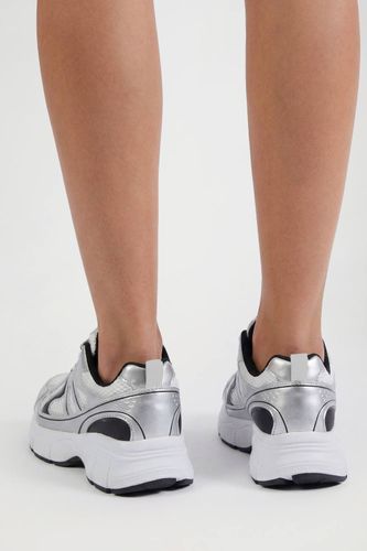 Baskets Chunky À Bandes Contrastées | Taille 37 - boohoo - Modalova