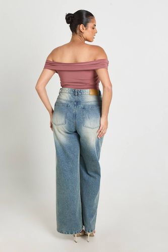 Body Grande Taille Bardot Avec Détail Torsadé | Taille 48 - boohoo - Modalova