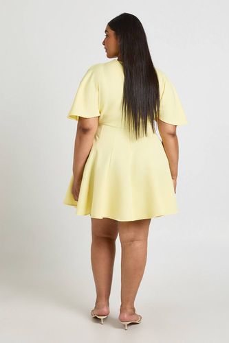 Robe Patineuse Grande Taille À Jupe Plissée | Taille 48 - boohoo - Modalova