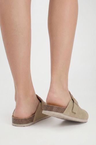 Sabots Fermés Basiques | Taille 39 - boohoo - Modalova