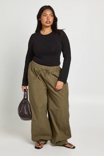 Haut Ajusté Basique À Manches Longues | Taille 48 - boohoo - Modalova