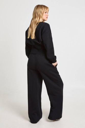 Ensemble De Survêtement Petite Avec Sweat À Taille Cintrée Et Boutons | Taille Medium - boohoo - Modalova
