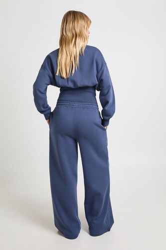Ensemble De Survêtement Petite Taille Sweat-shirt Boutonné Taille Cintrée | Taille Medium - boohoo - Modalova