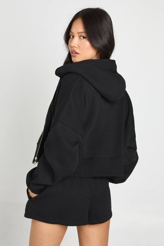 Ensemble Jogging 3 Pièces Petite Avec Veste Zippée Crop Top Et Short À Ourlet Profond | Taille Medium - boohoo - Modalova