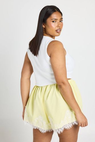 Short Évasé En Popeline Avec Bordure En Dentelle Grande Taille | Taille 44 - boohoo - Modalova