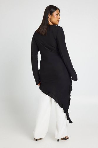 Haut Grande Taille À Manches Longues Toucher Doux Avec Ourlet À Volant | Taille 48 - boohoo - Modalova