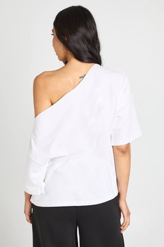 T-shirt Oversize Épaules Dénudées Pour Grandes Tailles | Taille 40 - boohoo - Modalova